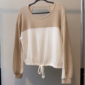 Hollister Beige & White Women's Knit Sweater
